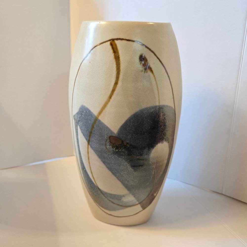 VTG 70s Handmade Ceramic Vase Art Pottery Studio Cream Abstract Glaze Signed EUC